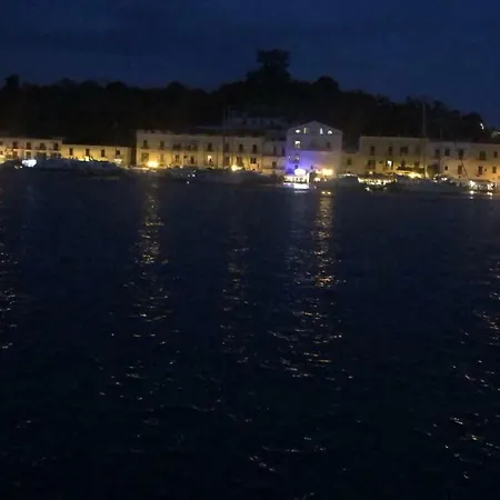 Riva Destra Ischia